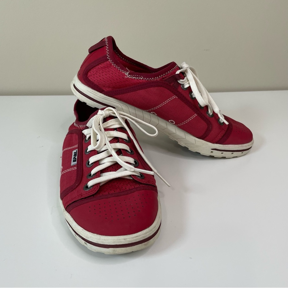 TEVA Women’s‎ Red 7.5 Fuse Ion Outdoor Water Sneakers Gorpcore Beach Vacation